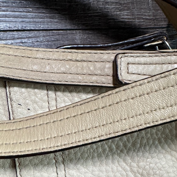Vintage Coach Beige Crossbody Bag - Picture 8 of 16